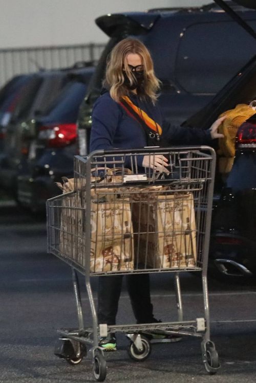 Actress Amy Poehler Shopping at Bristol Farms in Beverly Hills 02/11/2021