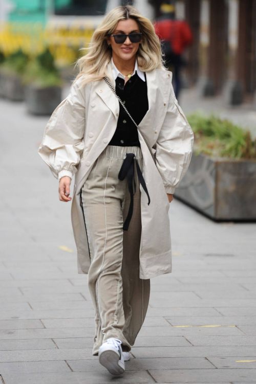 Ashley Roberts Leaves Heart FM in Overlong Coat with tracksuit bottoms in London 02/11/2021 4