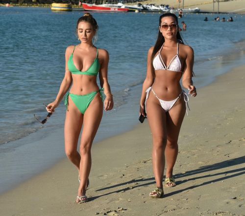 Georgia Harrison with Her Friends in Bikini at a Beach in Dubai 02/10/2021 2