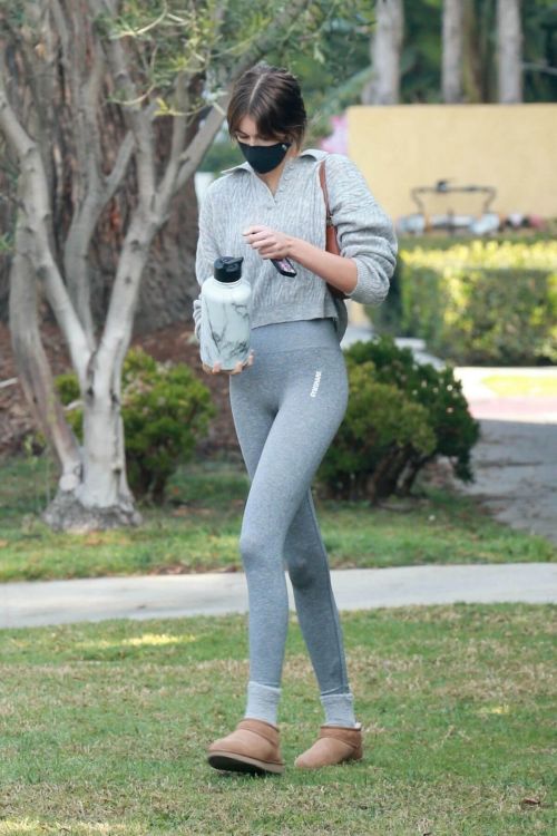 Kaia Gerber Leaves a Pilates Class in a Grey Tights Out in Los Angeles 02/11/2021