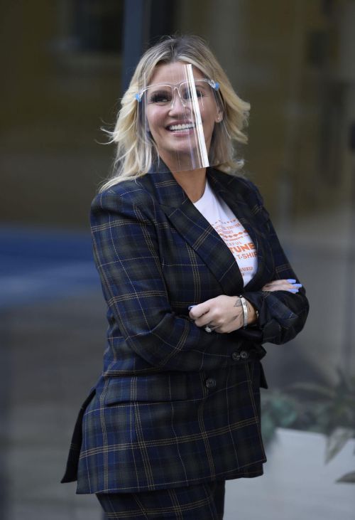 Kerry Katona in a Check Suit Pants Out and About in Leeds 02/11/2021 3