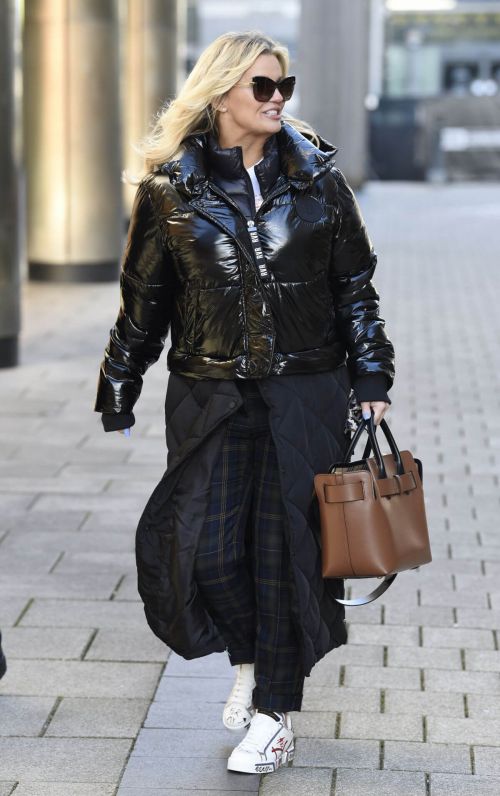 Kerry Katona in a Check Suit Pants Out and About in Leeds 02/11/2021 6
