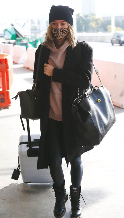 Kristin Cavallari in a Leopard Print Face Mask at LAX Airport in Los Angeles 02/11/2021 1
