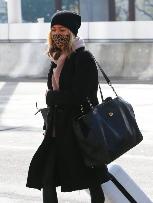 Kristin Cavallari in a Leopard Print Face Mask at LAX Airport in Los Angeles 02/11/2021 3