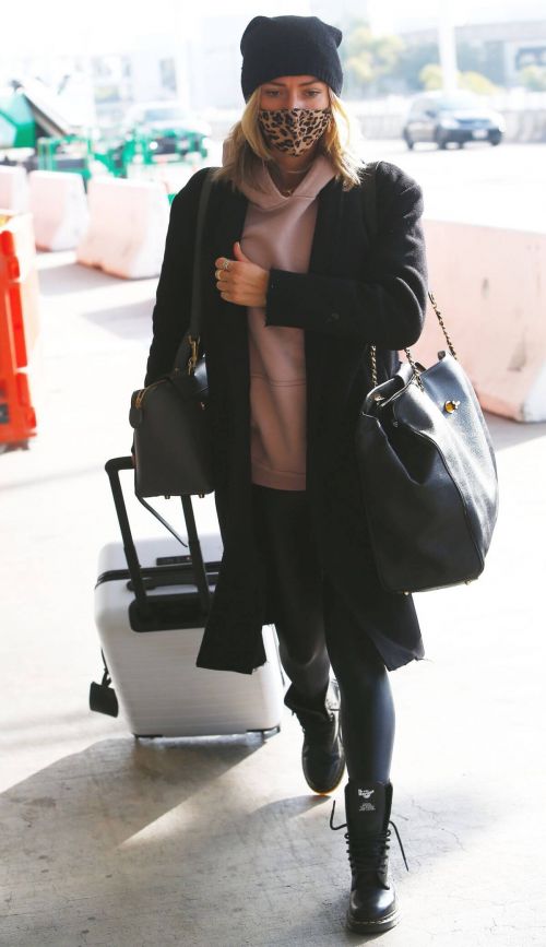 Kristin Cavallari in a Leopard Print Face Mask at LAX Airport in Los Angeles 02/11/2021 4