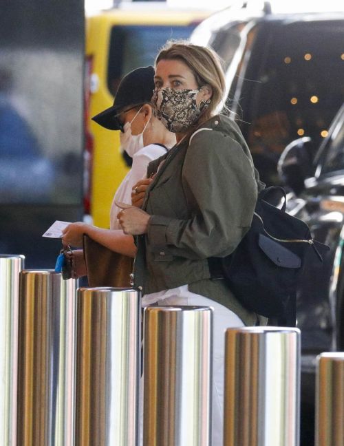 Kylie and Dannii Minogue Out in Melbourne 02/11/2021 5