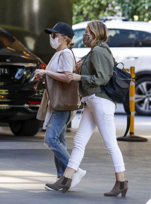 Kylie and Dannii Minogue Out in Melbourne 02/11/2021 8