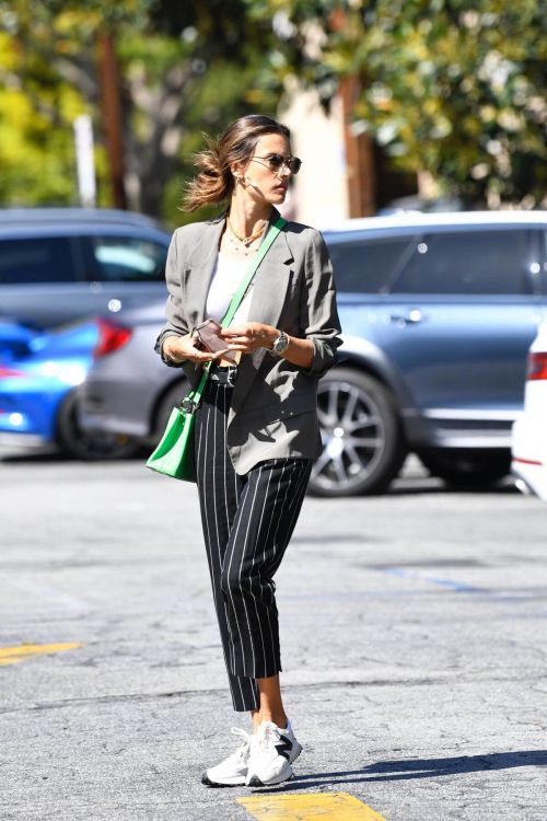 Alessandra Ambrosio is Picking up Lunch at Brentwood Country Mart 03/22/2021 5