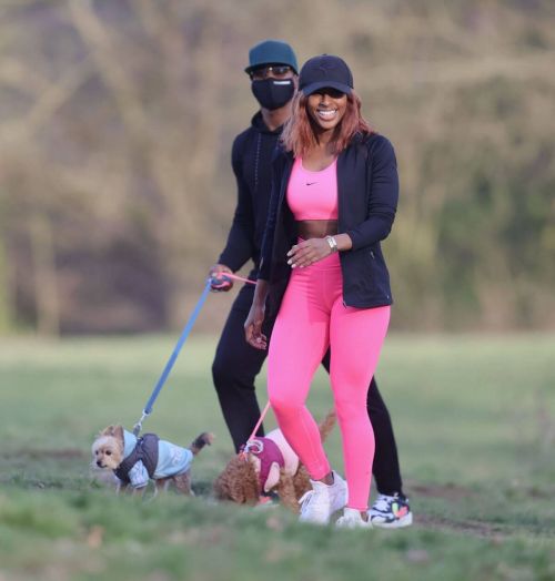 Alexandra Burke Complete Her Sports Look in Bold Pink Sportswear as She Workout at a Park in London 03/10/2021 4