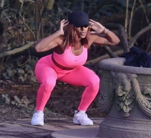 Alexandra Burke Complete Her Sports Look in Bold Pink Sportswear as She Workout at a Park in London 03/10/2021 2