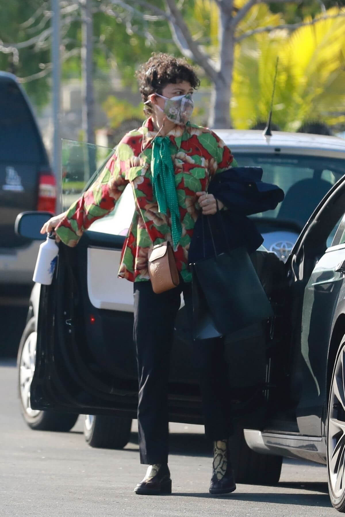 Alia Shawkat in Comfy Look Arrives at Her Office in Los Angeles 03/13/2021