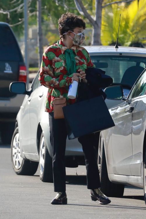 Alia Shawkat in Comfy Look Arrives at Her Office in Los Angeles 03/13/2021 1