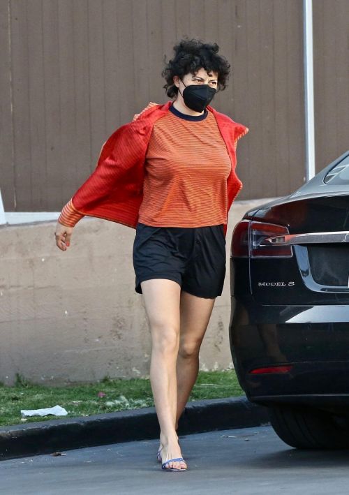 Alia Shawkat is Seen at a Gas Station in Los Feliz 03/24/2021 6