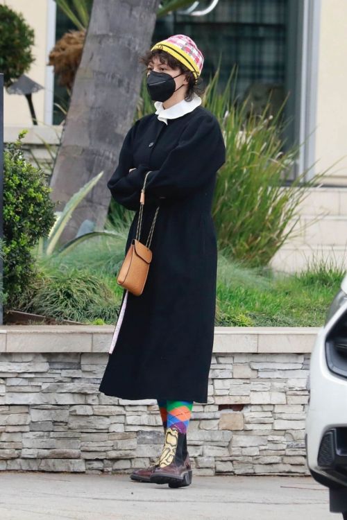Alia Shawkat Out and About for Coffee in Los Feliz 03/20/2021 6
