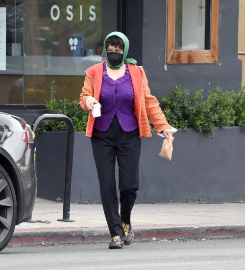 Alia Shawkat Steps Out for Coffee in Los Angeles 03/25/2021 1