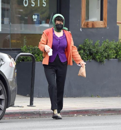 Alia Shawkat Steps Out for Coffee in Los Angeles 03/25/2021 6