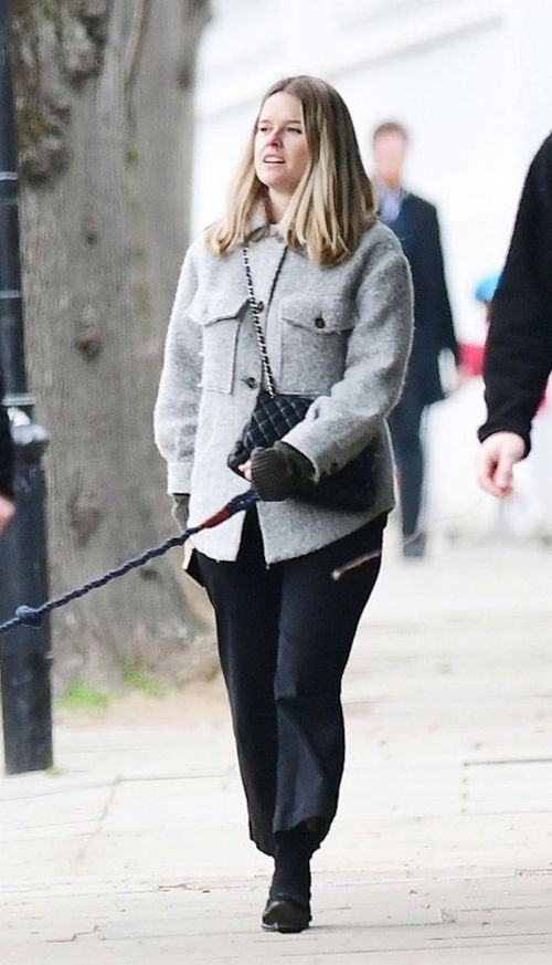 Alice Eve Steps Out at Notting Hill Park in London 03/18/2021 1