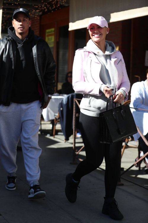 Amber Rose spotted with Boyfriend AE Edwards at La Scala in Beverly Hills 03/11/2021 1