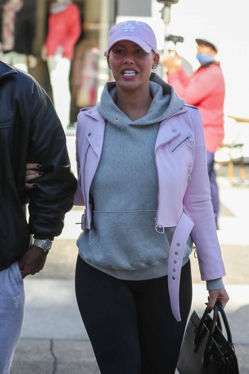 Amber Rose spotted with Boyfriend AE Edwards at La Scala in Beverly Hills 03/11/2021 3