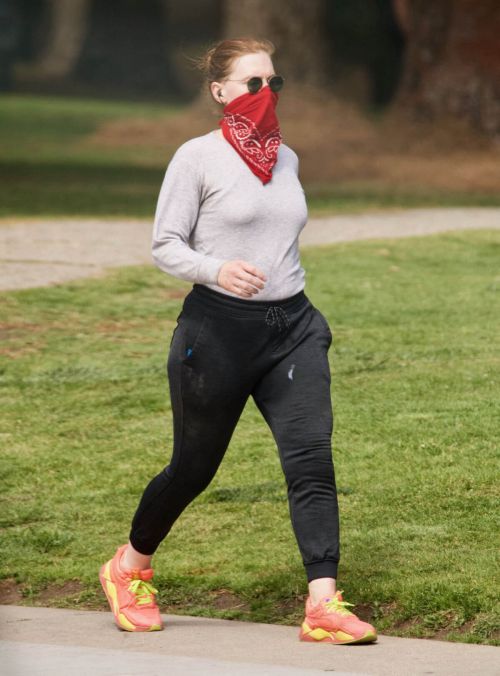 Amy Adams Steps Out at Griffith Park in Los Angeles 03/24/2021 3
