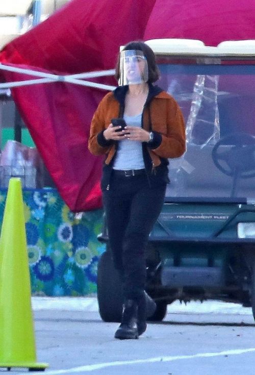 Ana de Armas Spotted on the Set of The Gray Man in Los Angeles 03/24/2021 4