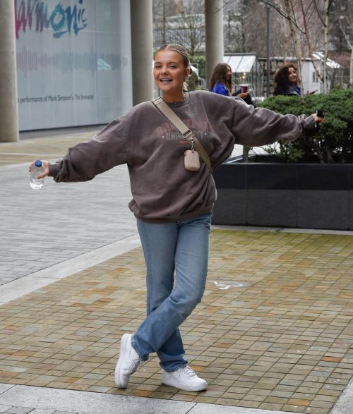 Anna Maynard Cool Look in Sweatshirt and Blue Denim as She Leaves Saturday Mash Up in Salford 03/13/2021 5