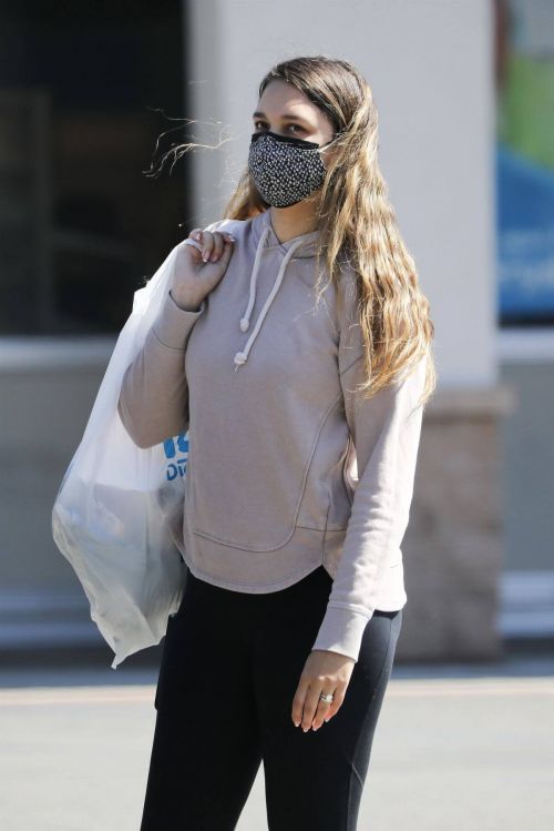 April Love Geary Looks Effortlessly Chic in Hoodie with Jeggings as She is Shopping at Ross in Los Angeles 03/12/2021