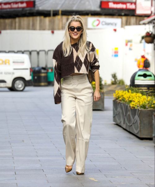 Ashley Roberts Looks Effortlessly Chic as She Spotted at Heart Radio Breakfast Show in London 03/11/2021 5