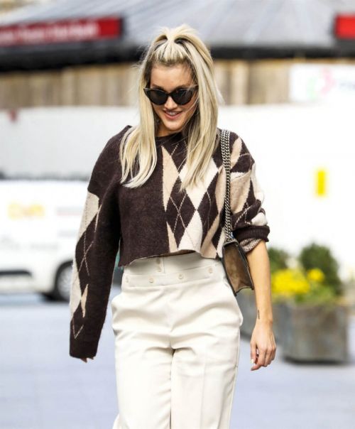 Ashley Roberts Looks Effortlessly Chic as She Spotted at Heart Radio Breakfast Show in London 03/11/2021 3