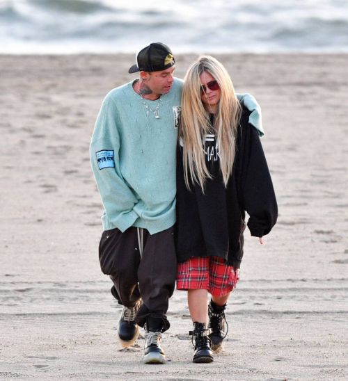 Avril Lavigne and Her Boyfriend Mod Sun Out at a Beach in Santa Monica 03/11/2021 3
