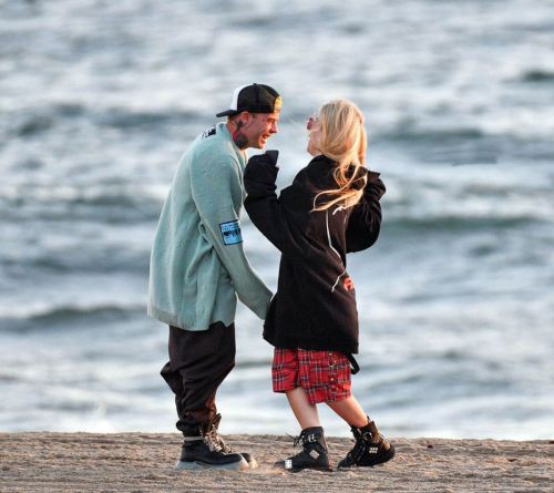 Avril Lavigne and Her Boyfriend Mod Sun Out at a Beach in Santa Monica 03/11/2021 9