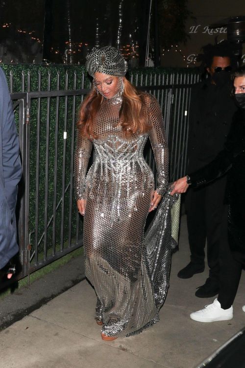 Beyonce attends Grammy After Party at Giorgio E Baldi in Beverly Hills 03/14/2021 6