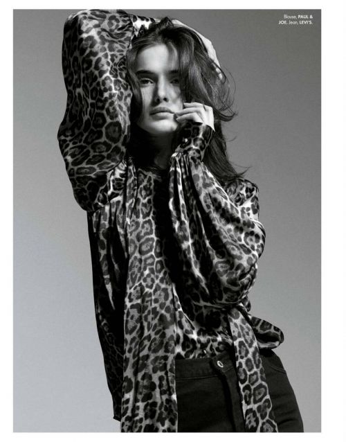 Blanca Padilla On The Cover Page Of Elle Magazine, France March 2021 7
