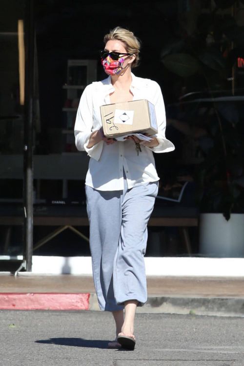 Brandi Glanville Spotted at a Post Office in Bel-Air 03/08/2021 1