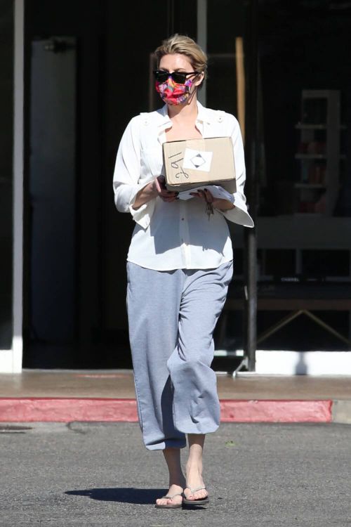 Brandi Glanville Spotted at a Post Office in Bel-Air 03/08/2021 3