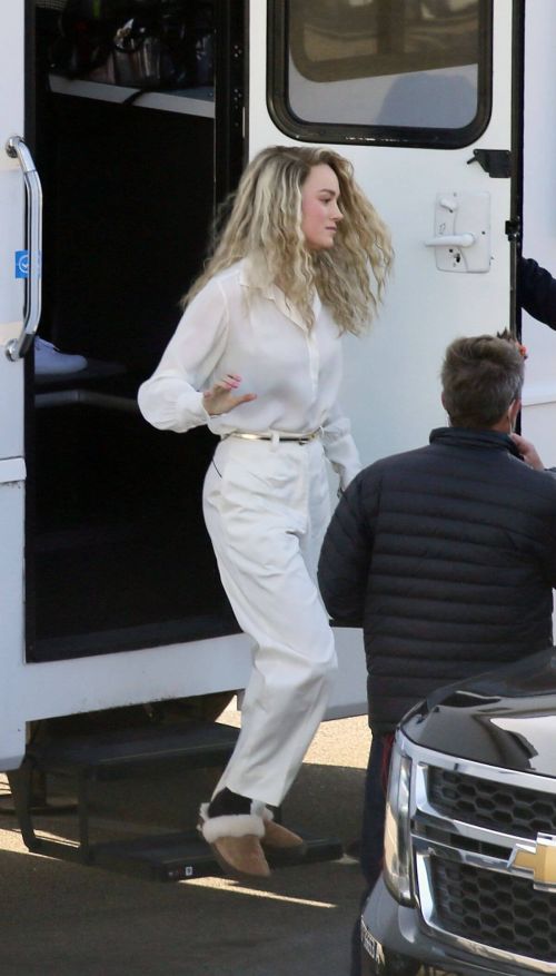 Brie Larson Spotted on a Film Set in Los Angeles 03/09/2021 6