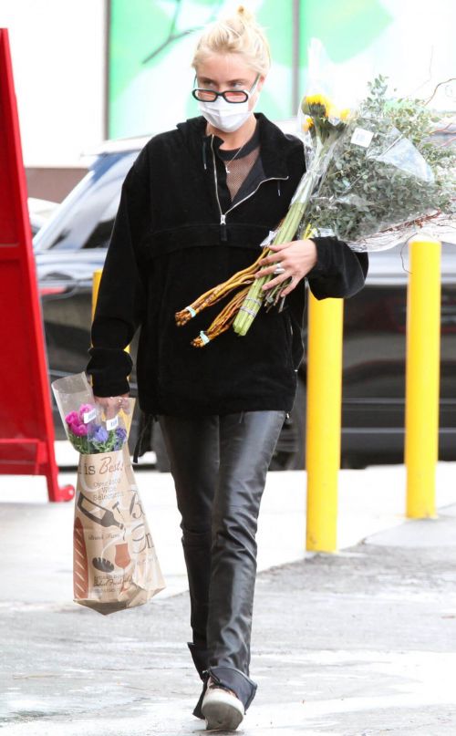 Brooke Perry Day Out for Buying Flowers in West Hollywood 03/10/2021 1