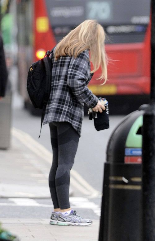 Caprice Bourret Steps Out in London 03/23/2021 1