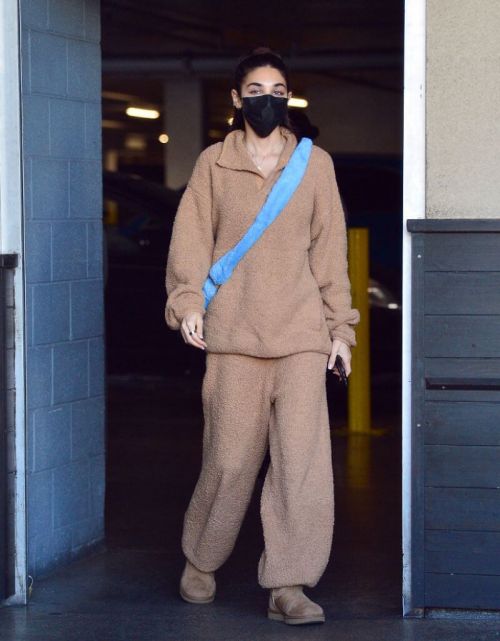 Chantel Jeffries Spotted at Erewhon Market in Los Angeles 03/12/2021 4
