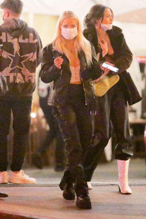 Charlotte Moss and Tana Mongeau Seen at Saddle Ranch in West Hollywood 03/12/2021 8
