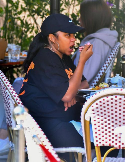 Cheyenne Floyd Steps Out for Lunch in West Hollywood 03/21/2021 6