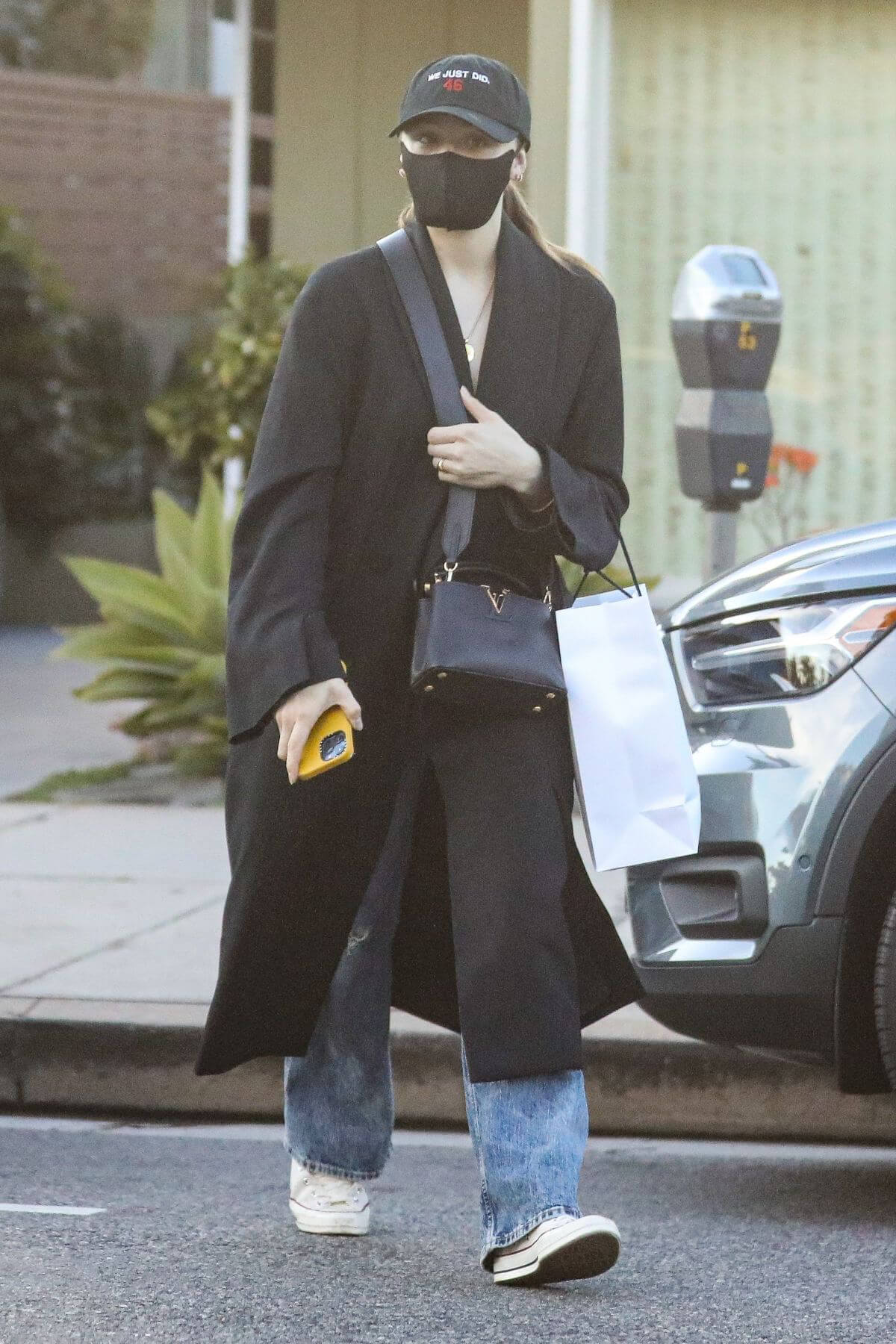 Chloe Grace Moretz Steps Out For Shopping in Pacific Palisades 03/19/2021