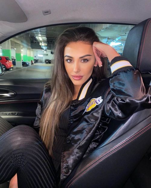 Chloe Veitch Shared Instagram Photos 03/23/2021 4