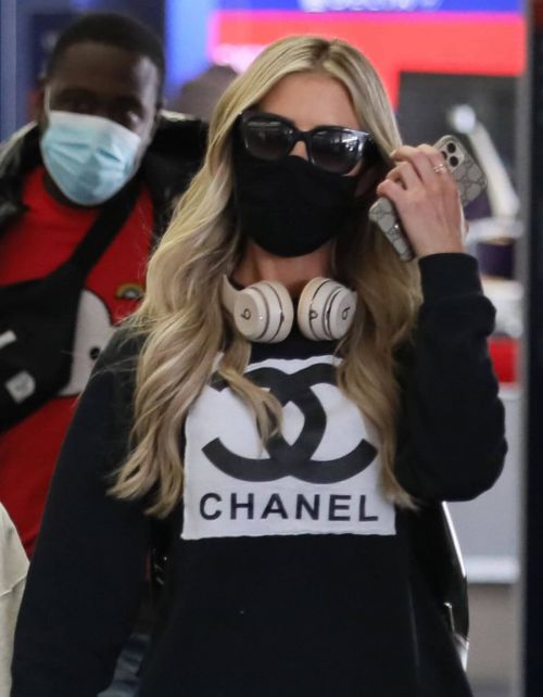 Christina Anstead in Hoodie Out in Los Angeles 03/11/2021 4