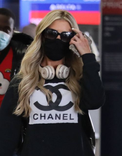 Christina Anstead in Hoodie Out in Los Angeles 03/11/2021 6