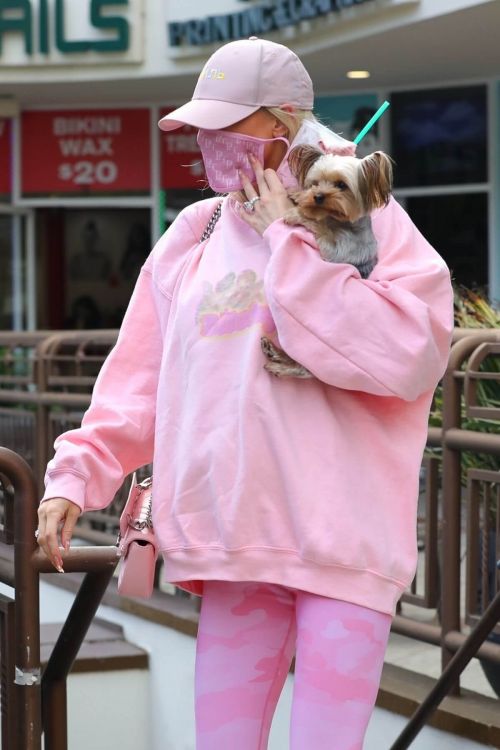 Christine Quinn Out and About for Smoothie in Los Angeles 03/25/2021 3