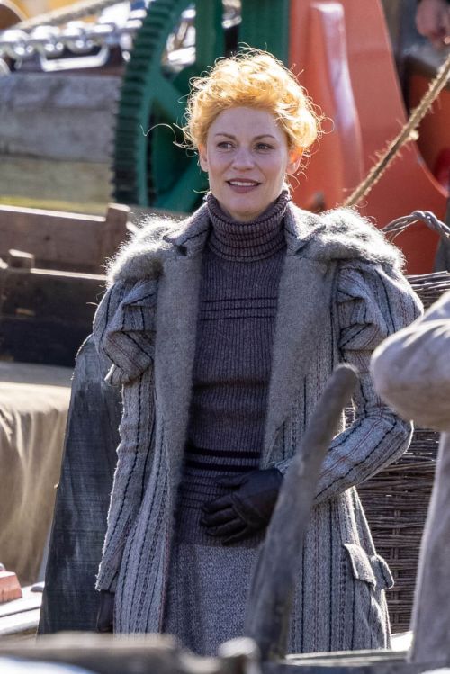 Claire Danes Seen on the Set of The Essex Serpent in London 03/25/2021 1