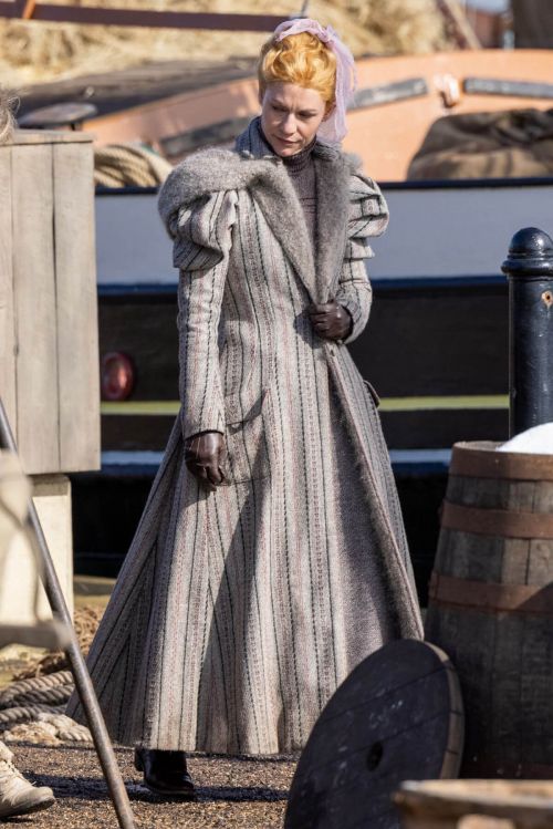 Claire Danes Seen on the Set of The Essex Serpent in London 03/25/2021 6