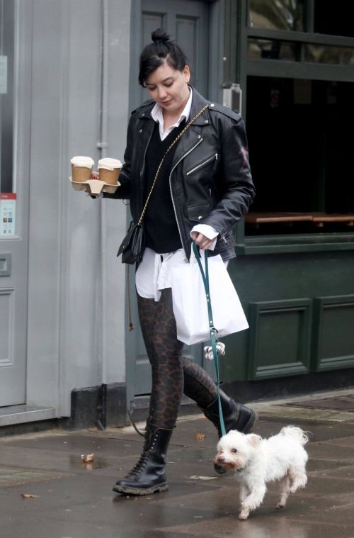 Daisy Lowe Day Out with Her Dog in Primrose Hill 03/25/2021 4