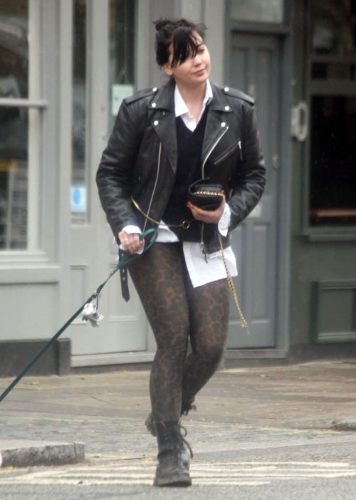 Daisy Lowe Day Out with Her Dog in Primrose Hill 03/25/2021 6